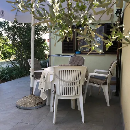 Bajcic Lägenhet Njivice